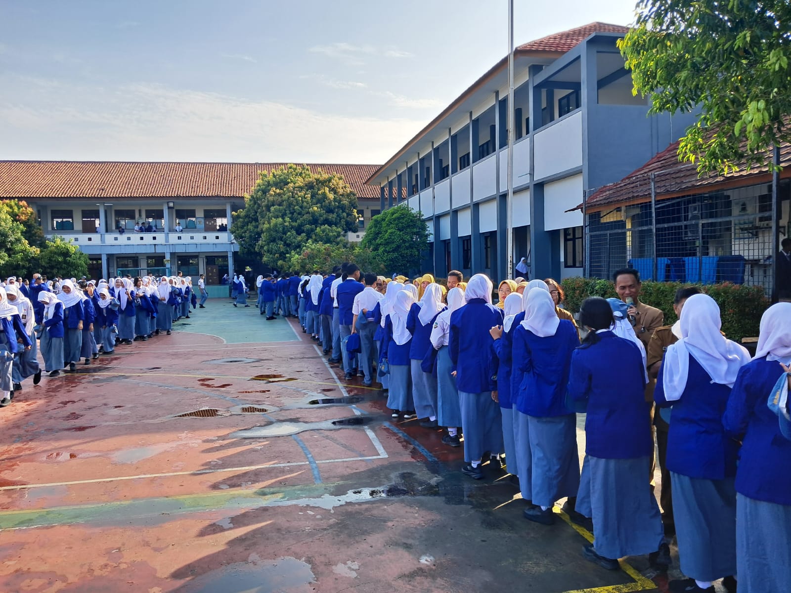 Indahnya Silaturahmi: Halal Bihalal SMAN 9 Tangerang Satukan Guru, Staf, dan Siswa